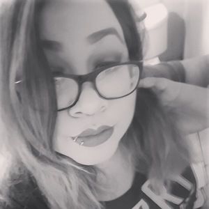 Meet your Posher, Dee